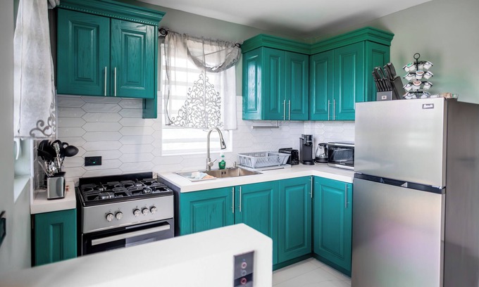 Dickenson Bay Apartment | LeLuxe Cedar Valley Suite An