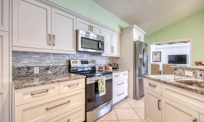 Lely Golf Estates House | Lely Country Club 3/2 WITH HEATED POOL HOME- pets welcome APRIL 2025 LEFT