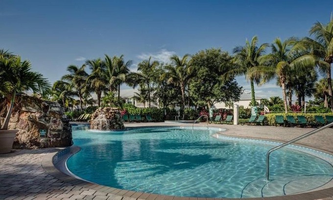 Naples Condo | Lely Greenlinks Top Floor Golf View, Close to Downtown Naples AND Marco Island