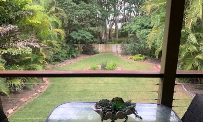 Toogoom House | Lemac - Direct Access to Toogoom Beach-Sleeps 8-2 Smart TV's-Wifi-Pets