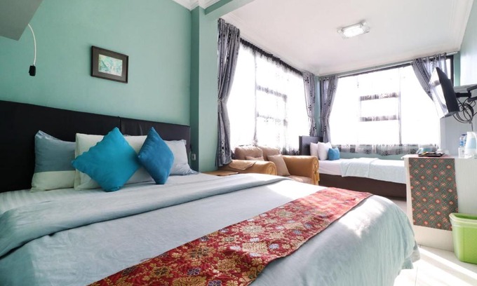 Parongpong House | Lembur Incu Syariah Villa & Resto