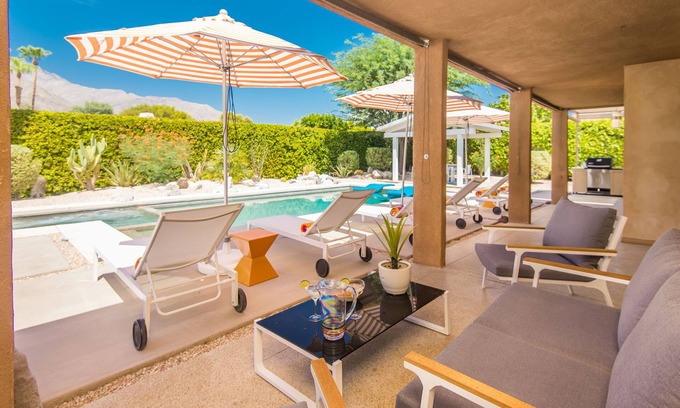 Palm Springs House | Lemon Drop! Movie Colony Private Villa! Pool! Spa! Mtn View! Walk to Downtown!