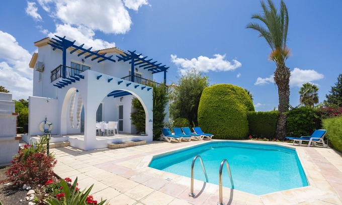 Argaka Villa | Lemon Grove Villa Dio