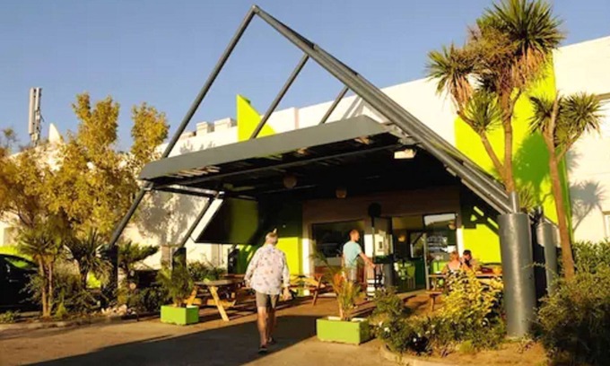 Le Coteau Hotel | Lemon Hotel Le Coteau Roanne