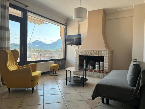 Meligalas Apartment | Lemon & Light