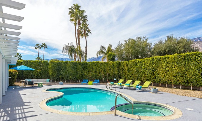 Palm Springs House | Lena's Hideaway - Super Swanky Mid Mod Home! Palm Springs Classic! -