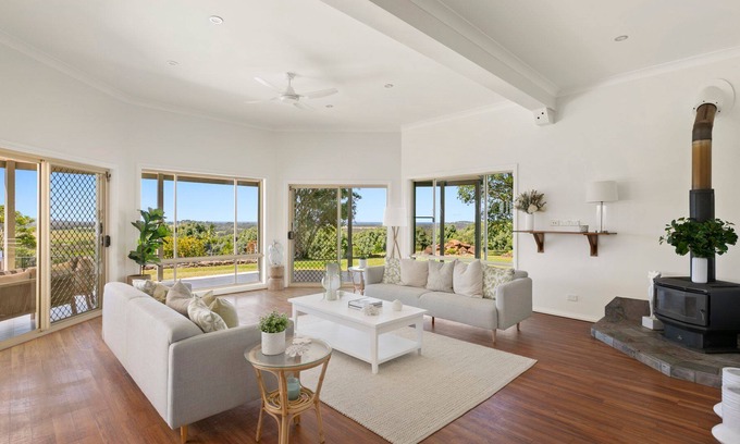 Tintenbar House | Lennox Peak a spacious family home with pool