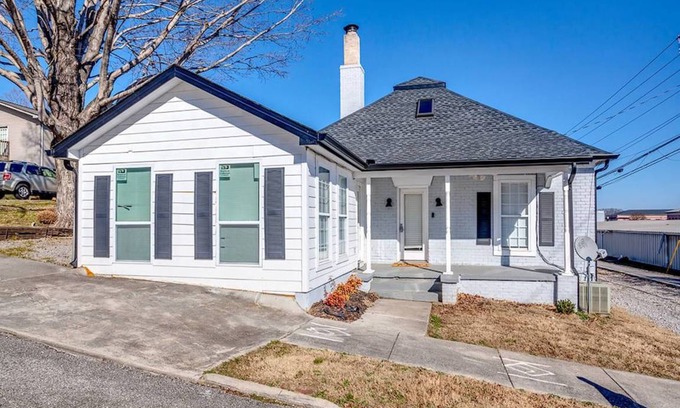Lenoir City House | Lenoir City Cottage (Just Minutes from the Lake)