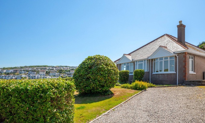 Polruan House | Lentino - Three Bedroom House, Sleeps 6