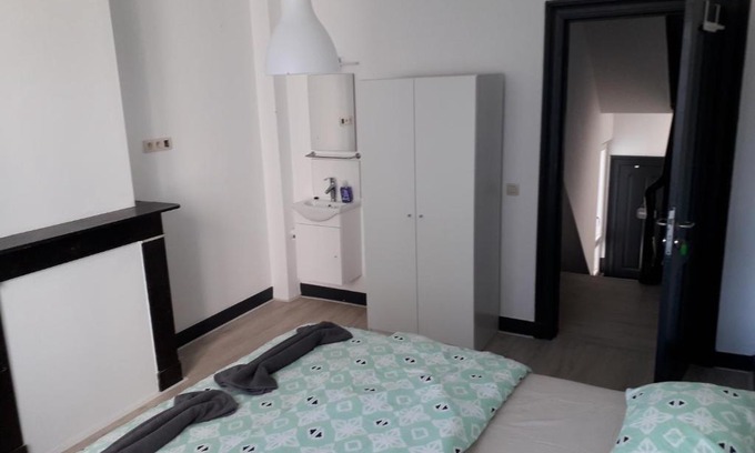Liege Bed & Breakfast | Leonard room