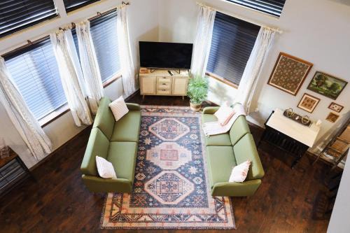 Altamont House | Lepista Landing Family Home Near Downtown KFalls