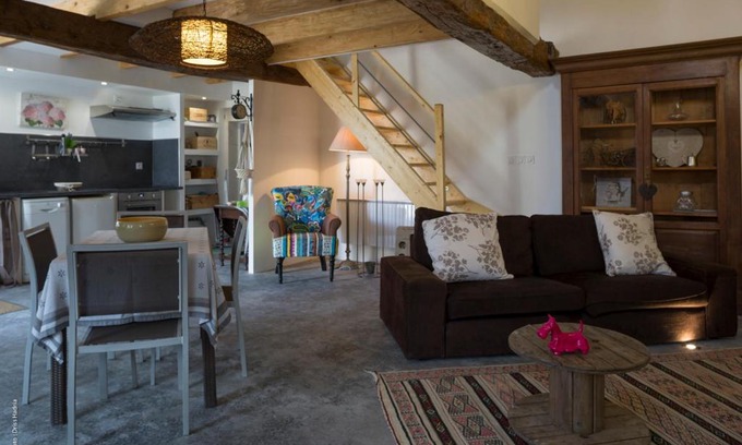Saint-Ciers-sur-Gironde Villa | Les écuries du Cassard