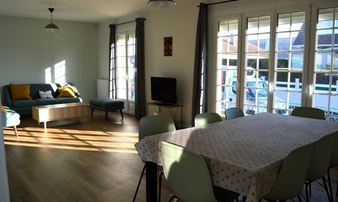 Luc-sur-Mer House | Les 7 Lutins - Maison Avec Jardin, Wifi, Parking