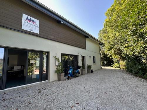 Chaux-Champagny Apartment | LES ANTHOCYANES