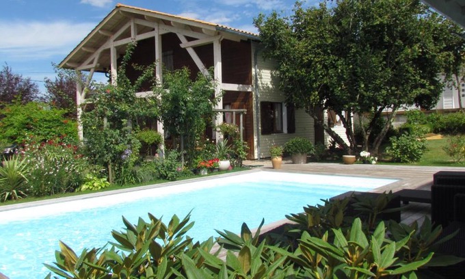 Vertheuil Bed & Breakfast | Les Arums de Fondeminjean