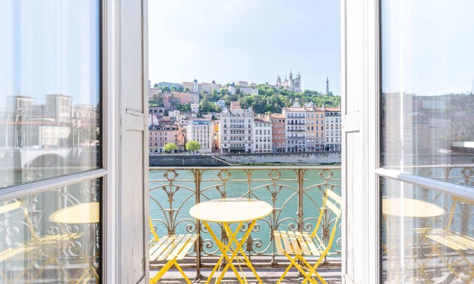 Les Cordeliers Apartment | Les balcons de Fourvière - Apartment with view