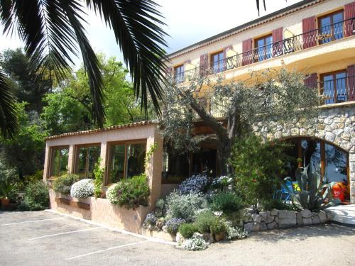 Tourrettes-sur-Loup Hotel | Les Belles Terrasses