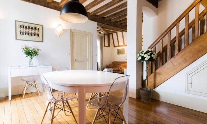 Dijon Centre Ville Apartment | Les Bons Enfants - A beautiful 2 bedrooms & 2 bathrooms apartment (90m2)