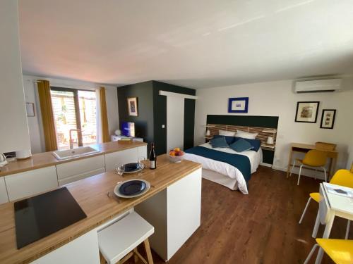 Uzes House | Les cèdres