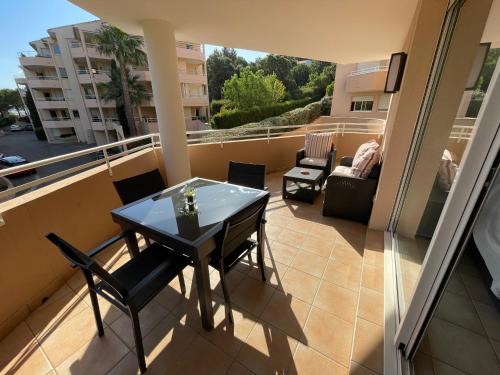 Cavalaire-sur-Mer Apartment | Les calanques