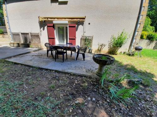 Sarlat-la-Caneda Apartment | Les chênes de Peinch