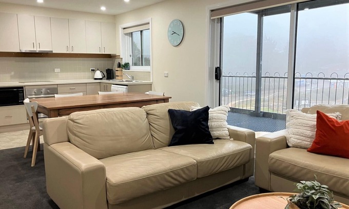 Falls Creek Apartment | Les Chalets 8 - Fantastic location