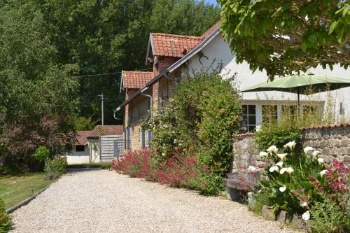 Pernes-les-Boulogne Bed & Breakfast | Les Chambres de Souverain Moulin