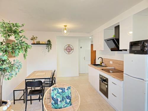 La Faourette Apartment | Les chambres de Sandrine avec salle d'eau privée - Appartement partagé de 3 chambres