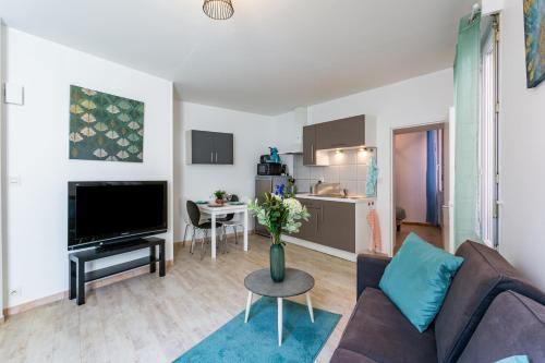 Vitre Apartment | Les Claviers