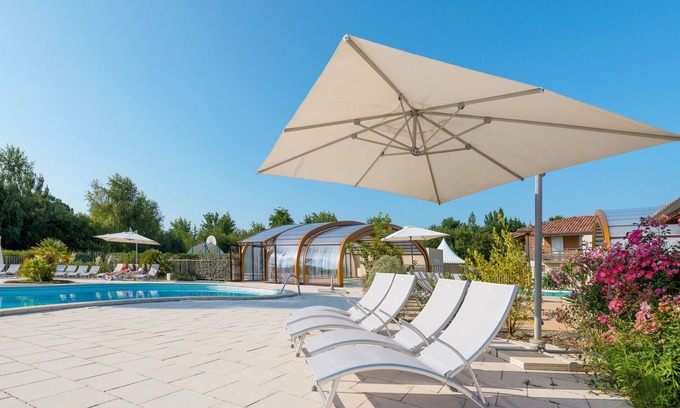 Parentis-en-Born House | Les Cottages du Lac M3 by Interhome