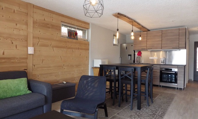 Les Deux Alpes Apartment | Les Deux Alpes - Renovated apartment for 6, south-facing balcony