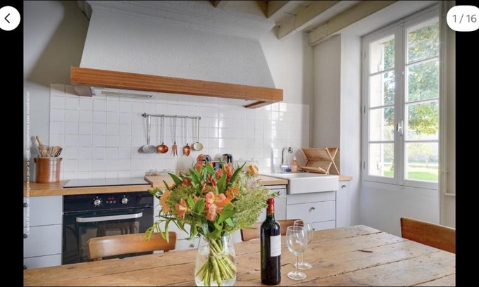 Doulezon House | Les deux magnolias