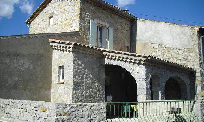 Saint-Paul-le-Jeune House | Les Eaux Claires Gite "La Fontaine"