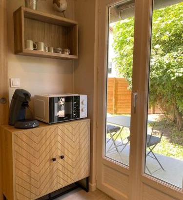 Ouistreham Apartment | Les Embruns - Studio avec jardin