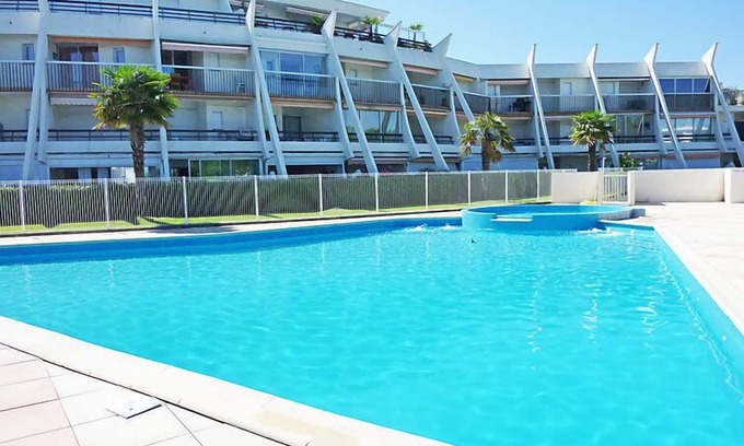 Le Couchant Apartment | Les Flamants Roses by Interhome