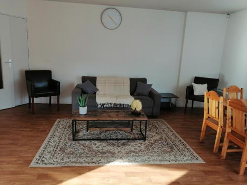 Casselardit Apartment | Les fontaines T4 Spacieux 3 chambres parking gratuit