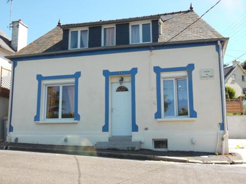 Lannion House | Les Gîtes Bleus de Lannion - avec cuisine-