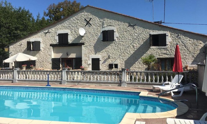 Les Leves-et-Thoumeyragues House | LES GRANGES