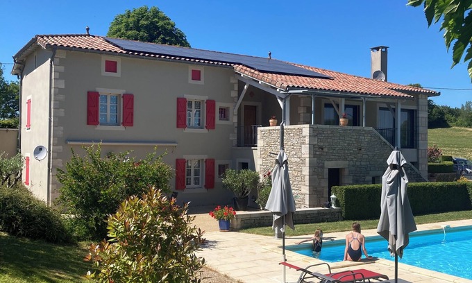 Caylus House | Les grandes charmilles: beautiful Quercy-style house. Green setting.