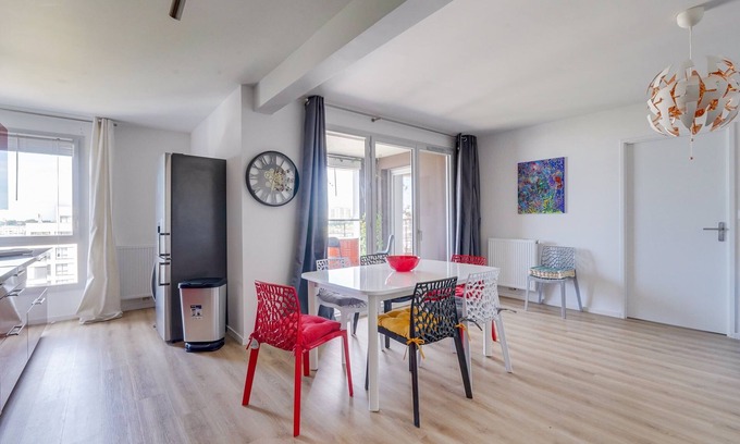 Bassins a Flot Apartment | Les Hauts St Louis - Appt confortable avec terrasse