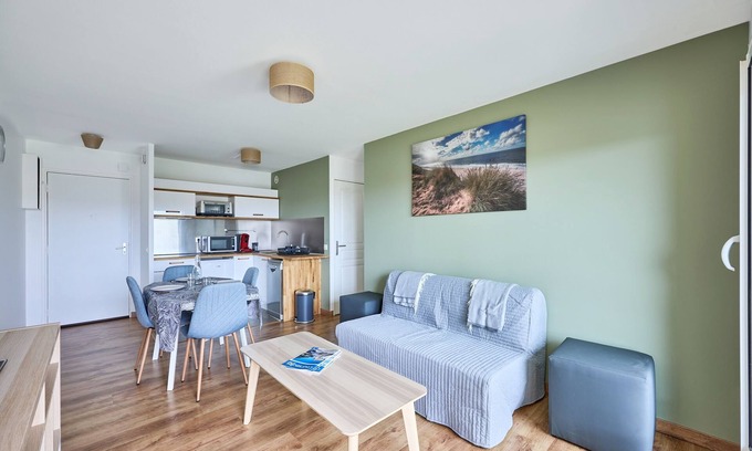 Courseulles-sur-Mer Apartment | Les Hirondelles - 800 m de la plage