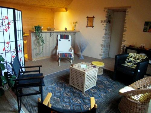 Sainte-Suzanne-and-Chammes House | Les Hirondelles