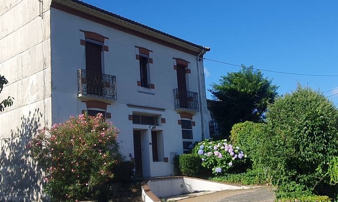 Mons House | Les Hortensias de Jeanne, Maison de Campagne au Pied du Massif du Caroux
