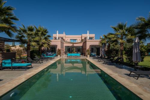 Oulad Hassoune Villa | Les Iris - Peaceful villa with heated private pool & hammam