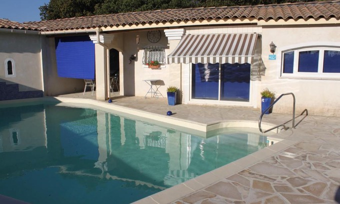 Grillon Apartment | LES JARRES BLEUES