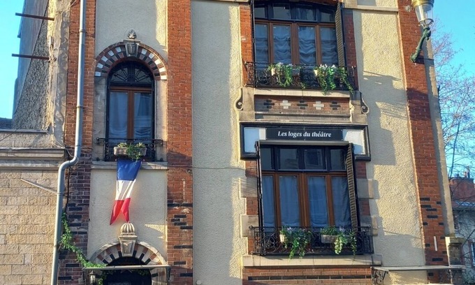 Epernay House | LES LOGES DU THEATRE Complimentary Champagne tasting JACUZZI SAUNA GAME BIKES