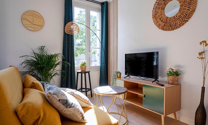 Chatellerault Apartment | Les Maisons Acajou - Châtellerault