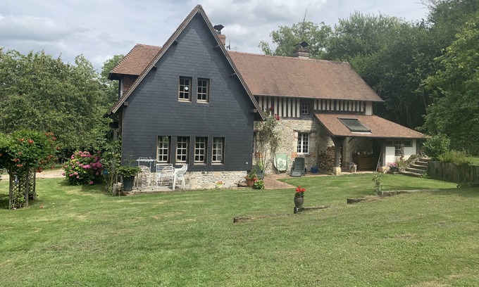 Manerbe House | LES Maisons DE Marie