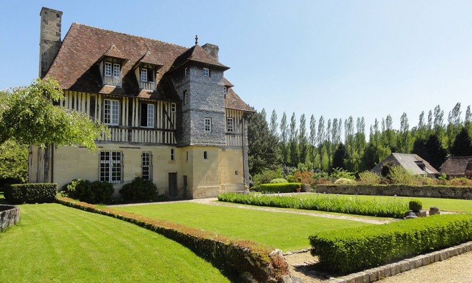 Canapville Hotel | Les Manoirs des Portes de Deauville