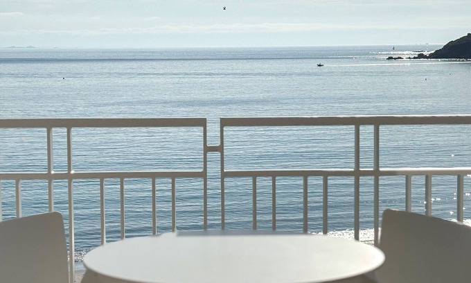 Trebeurden Apartment | LES MELOINES - T3 · Luxurious 2 Bedroom Seaside Ap